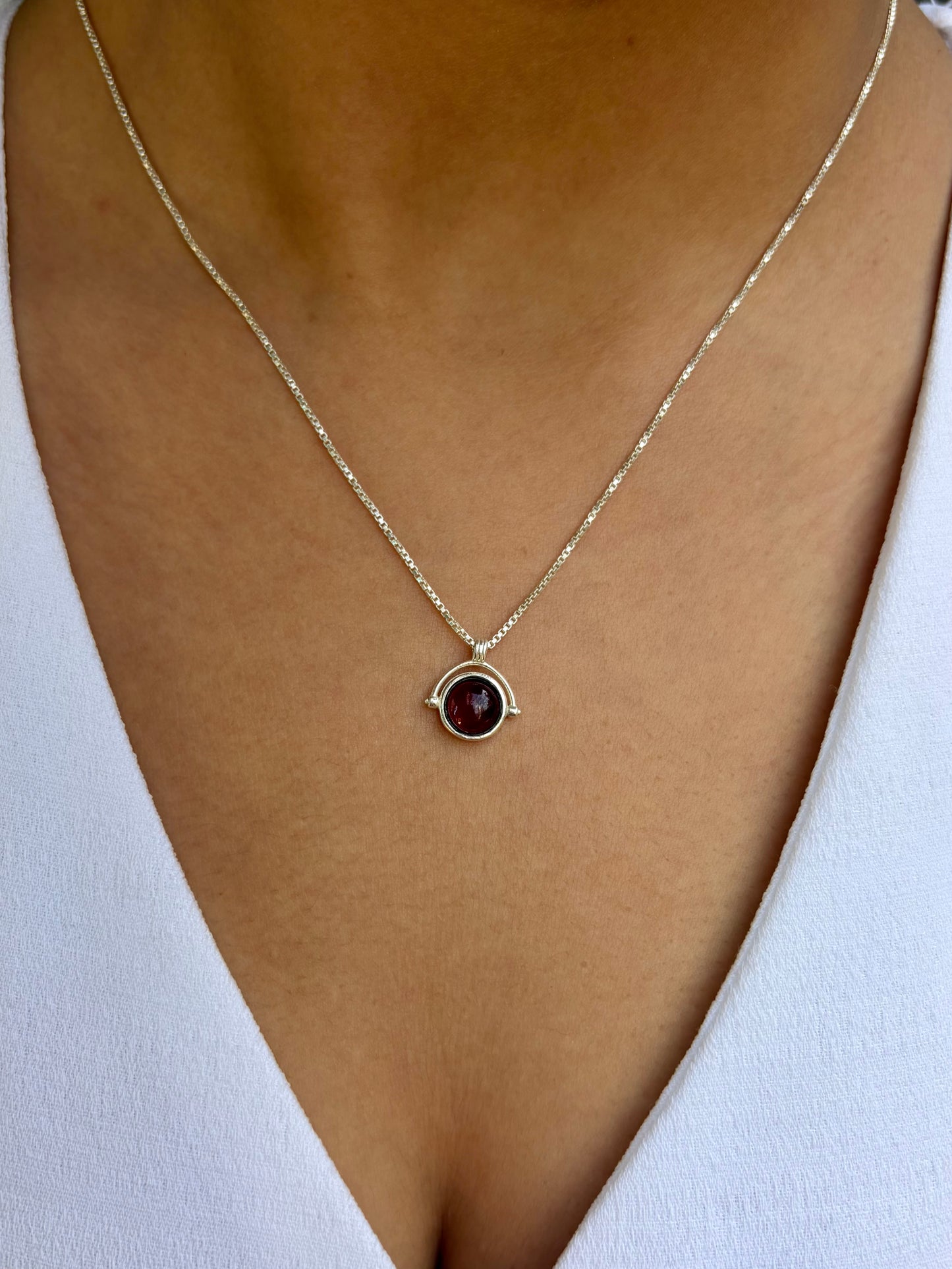 Garnet Round Necklace 925 Sterling Silver – House of Tarasya
