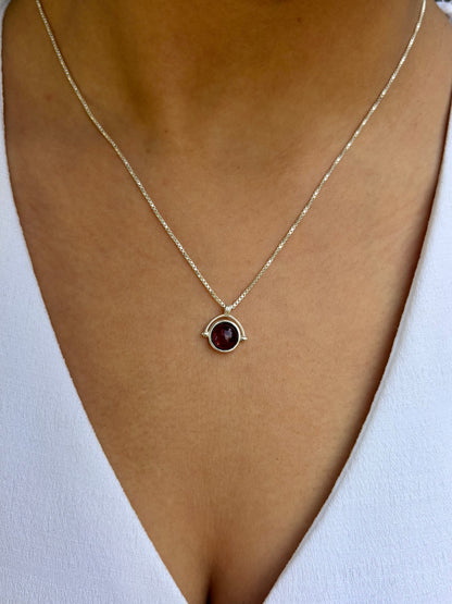 Garnet Round Necklace 925 Sterling Silver – House of Tarasya
